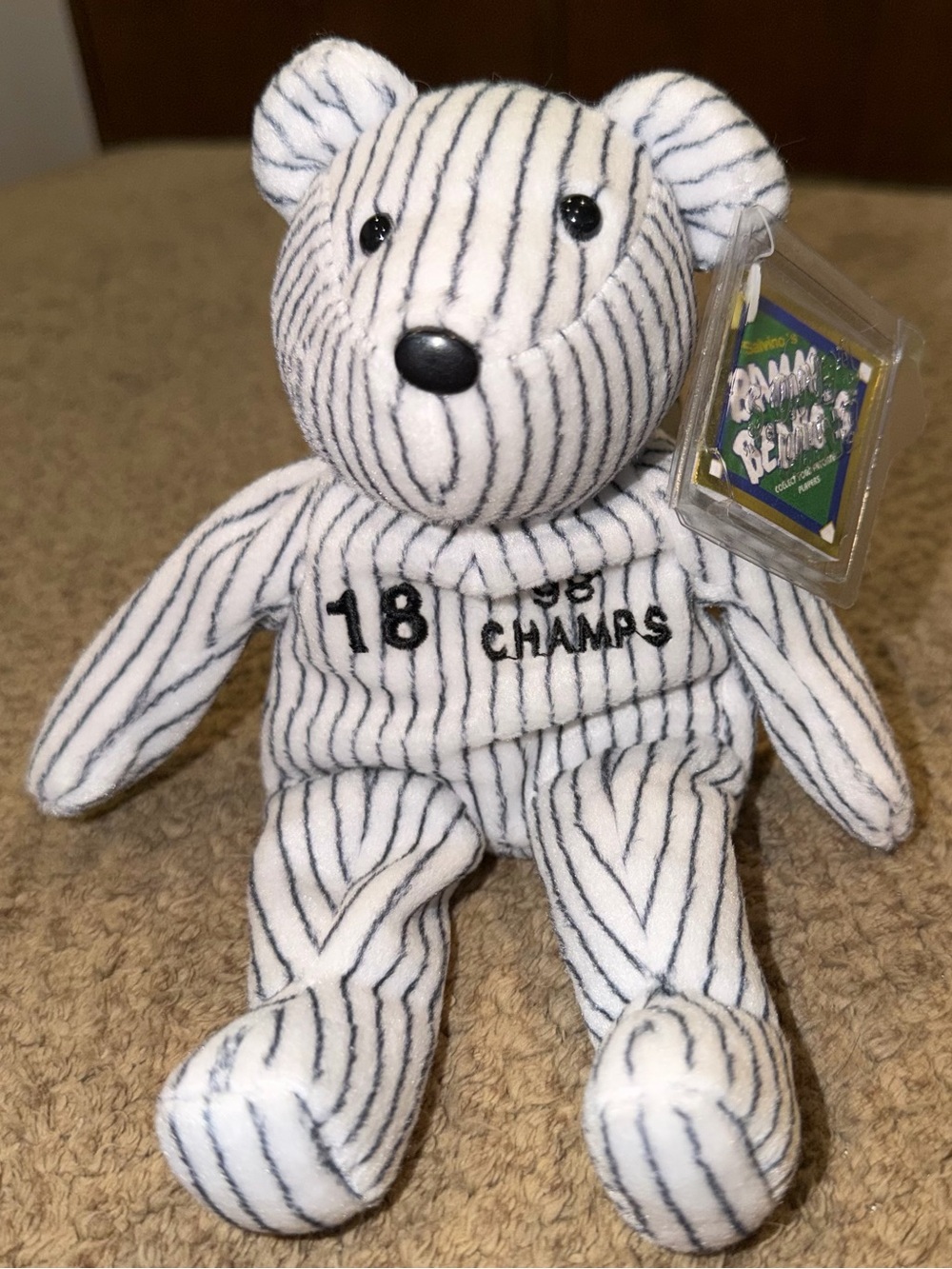 Vintage Salvino's Bamm Beano's NY Yankees 1998 Champs Bear Scott Brosius #18